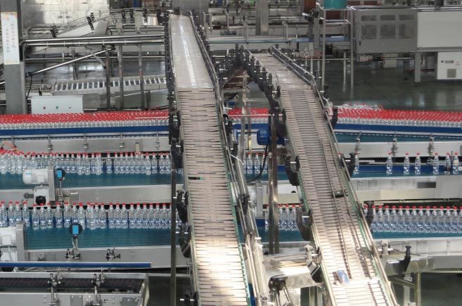 Food and beverage packaging conveyor line